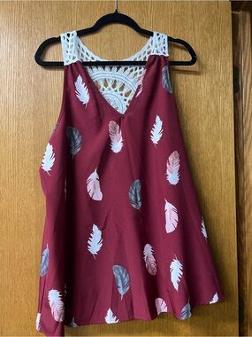 Crochet Back Feather Print Tank Top - Burgundy